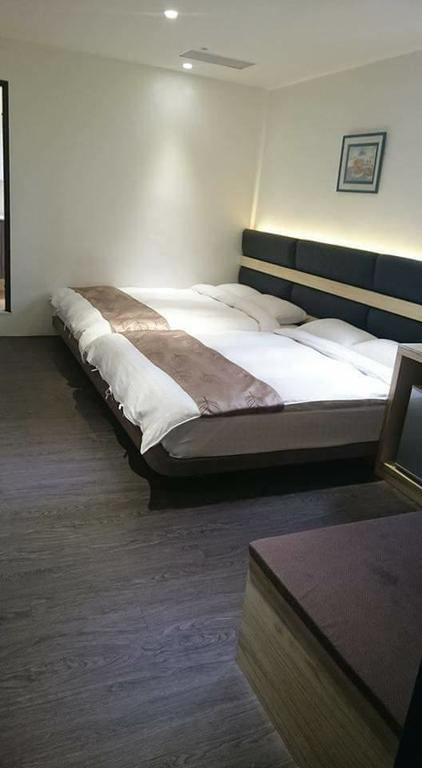 Happy Hostel Луган Экстерьер фото