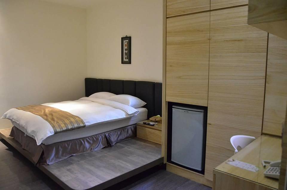Happy Hostel Луган Экстерьер фото